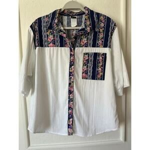 Tap & Co Western Floral Vintage White Button Down Large
